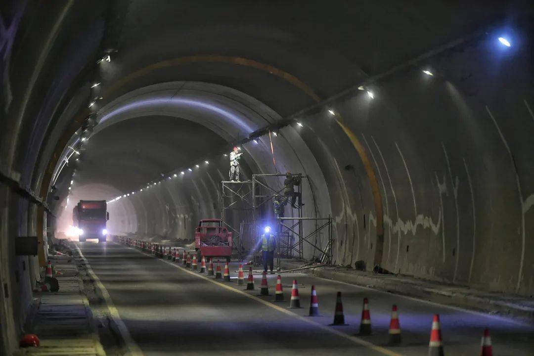隧道网桥监控信号的传输方式